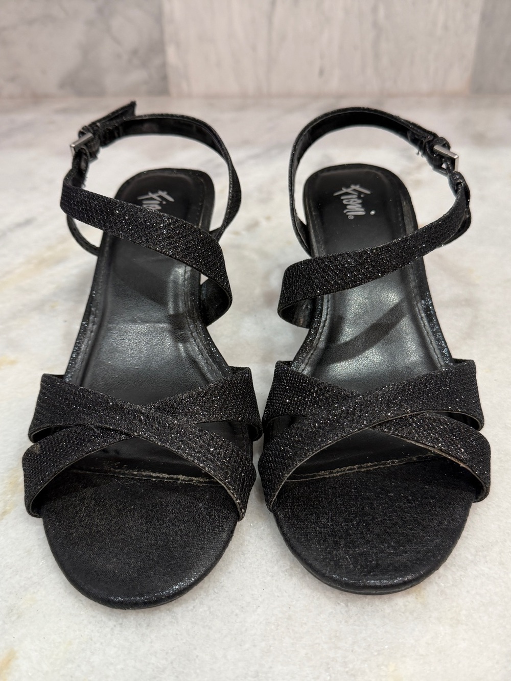 FIONI Black Dazie Metallic Open Toe Strappy Low Heel Sz 5W